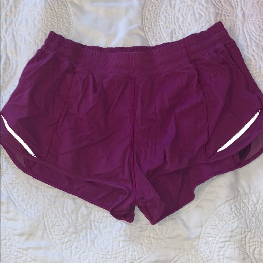 lulu hotty hot shorts 2.5